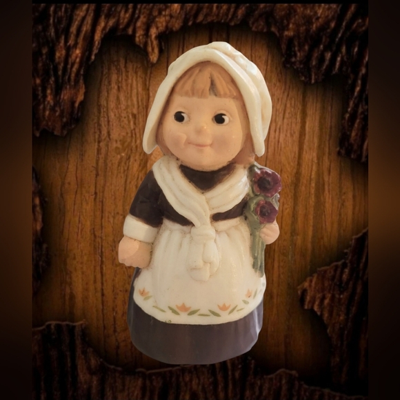 VINTAGE HALLMARK CARDS INC. PILGRIM SALT AND PEPPER SHAKER SET THANKSGIVING 1981 - Picture 3 of 9